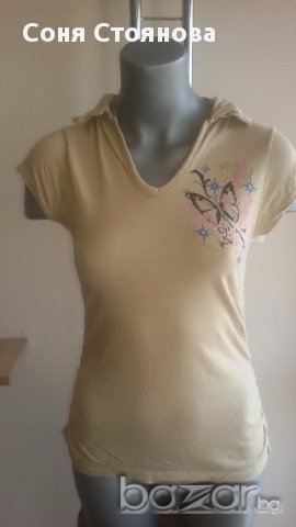 Дамска тениска С/М бежова, пеперуди, памук, без следи от употреба, снимка 2 - Тениски - 14036339