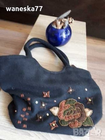 Красива дамска чанта с бродерии. Нова, снимка 4 - Чанти - 21622844