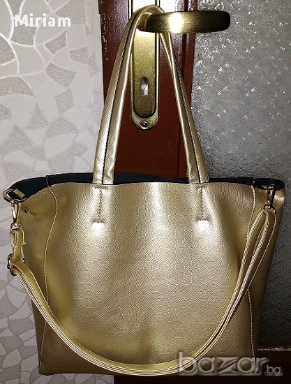 Луксозна златиста дизайнерска чанта 70 лв., снимка 1