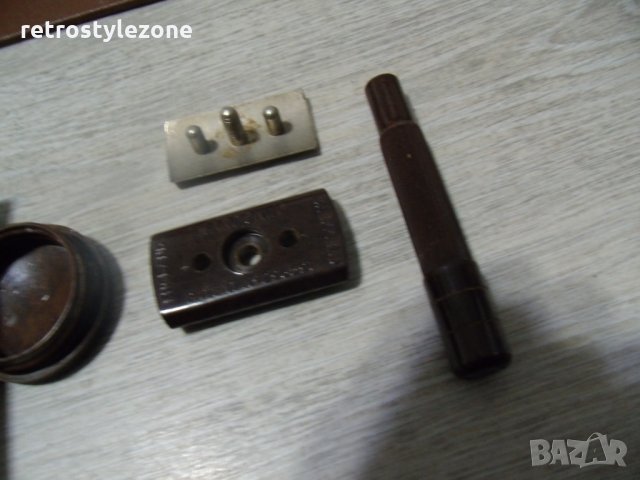 № 2421 стар комплект за бръснене WARDONIA SHEFFIELD ENGLAND  - бакелитов   - кожена кутия, снимка 5 - Антикварни и старинни предмети - 23511548