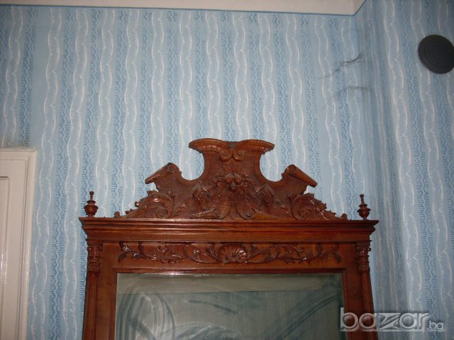 Продажам   скрин, снимка 6 - Антикварни и старинни предмети - 7197370