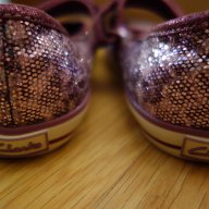 нови обувки Clarks, 35ти номер, снимка 5 - Детски маратонки - 15371854