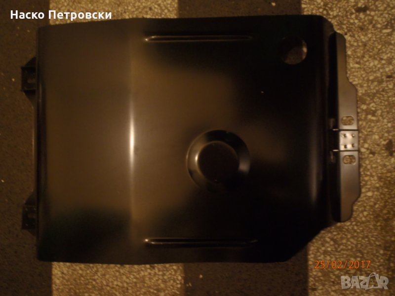 Резервоар НОВ Land Rover Defender 110 – предпазител , снимка 1