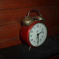 Старинен червен будилник, снимка 3 - Антикварни и старинни предмети - 12203514