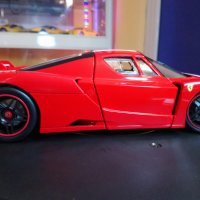 Метална количка Ferrari FXX -Hot wheels 1:18, снимка 10 - Колекции - 26186245