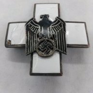  German Red Cross enamel badge DRK, снимка 1 - Антикварни и старинни предмети - 18551298