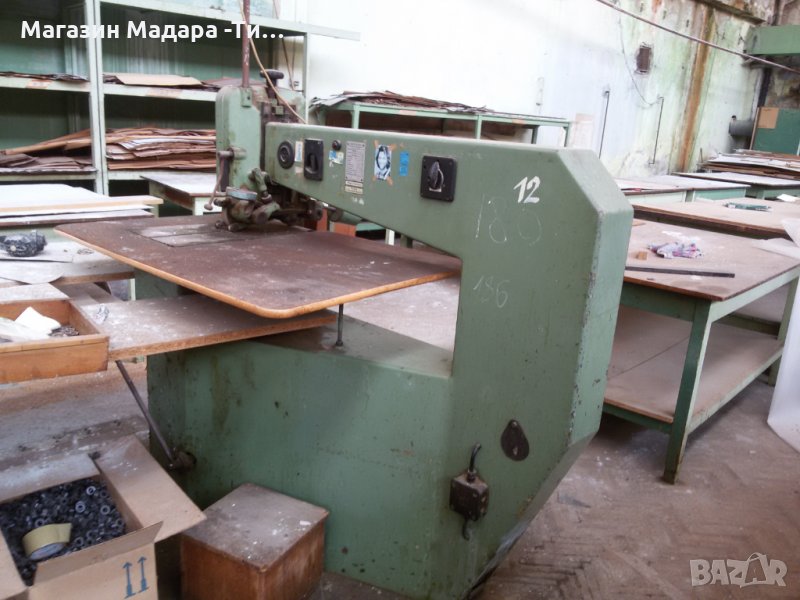 машина за снаждане на фурнир с лепило, снимка 1