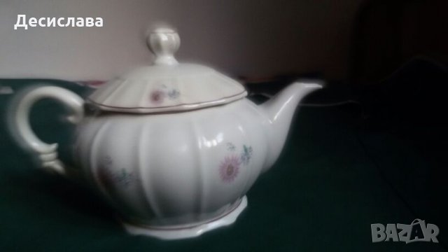 Ретро порцеланов чайник от 1937 година, снимка 1 - Други ценни предмети - 24634208