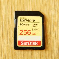SanDisk Extreme SDXC 256GB 90MB/s UHS-I U3 V30 карта памет за 4К видео, снимка 4 - Чанти, стативи, аксесоари - 22569686