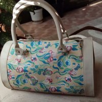 Нова дамска чанта/куфарче, снимка 1 - Куфари - 21260070