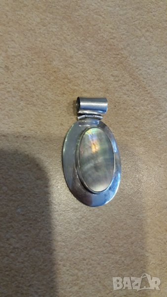 Сребърен медальон със седеф, снимка 1