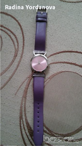 Часовник с камъни Сваровски, снимка 1