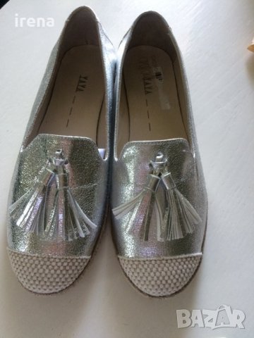 Сребърни обувки, снимка 2 - Дамски ежедневни обувки - 25944033