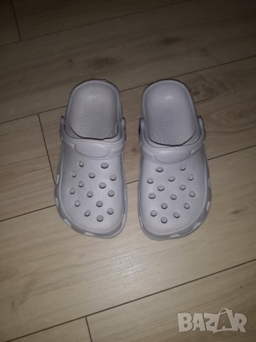 Бели детски гумени  чехли тип сабо, снимка 3 - Детски сандали и чехли - 23624337