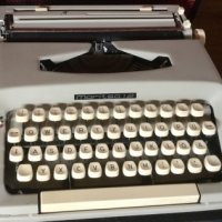 Пишеща машина в куфар - Maritsa 12, ретро/винтидж, снимка 4 - Антикварни и старинни предмети - 25810798