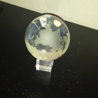 Кристална сфера - глобус с поставка Фън Шуй, снимка 1 - Други - 14881677