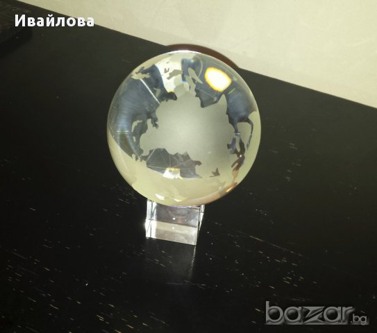 Кристална сфера - глобус с поставка Фън Шуй