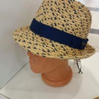 Дамска шапка, снимка 1 - Шапки - 24303731