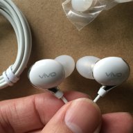 Продавам супер качествени слушалки за смартфон VIVO XE800, снимка 2 - Слушалки за компютър - 16061491