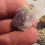 Минерали - необработени скъпоценни камъни - аметисти , снимка 2 - Други - 15190496