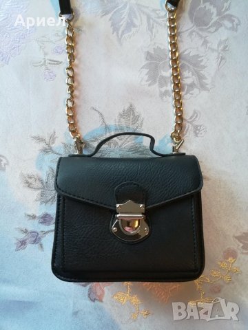 Малка дамска чанта, снимка 3 - Чанти - 25523447