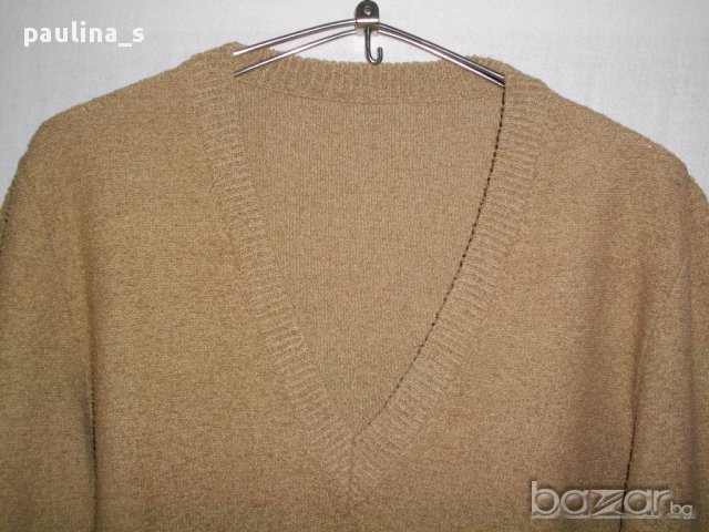 Бежов пуловер от букле от времето на соц-а , снимка 2 - Блузи с дълъг ръкав и пуловери - 16314397