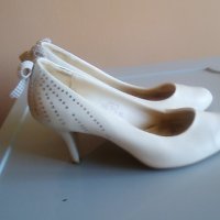 Продавам дамски обувки, снимка 2 - Дамски елегантни обувки - 22595055