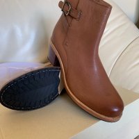 Дамски боти Clarks, снимка 1 - Дамски боти - 24609144