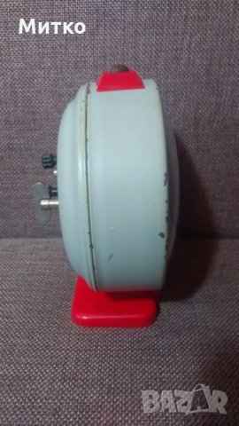 Стар и рядък модел будилник янтар от бившата СССР - работещ., снимка 4 - Колекции - 24489118