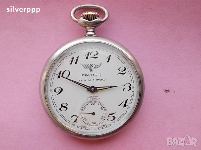  Часовник Favorit , снимка 2 - Антикварни и старинни предмети - 22455680