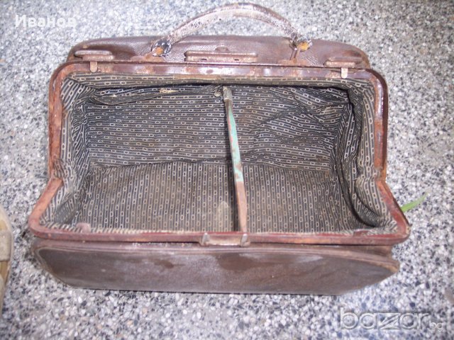 Стара кожена чанта-лекарска, за гурбет, продавам