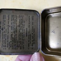 Продавам стара метална кутийка от втората световна война, снимка 3 - Антикварни и старинни предмети - 24117219