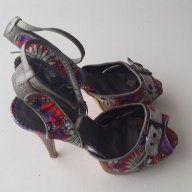 Цветни сандали, номер 38, снимка 1 - Дамски обувки на ток - 17837781