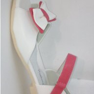Детски сандали HUA HONG бяло и розово панделка ест.стелка, снимка 2 - Детски сандали и чехли - 14752035