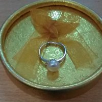 Нежен пръстен с естествена перла, снимка 1 - Пръстени - 23475638