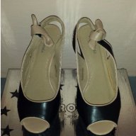 Черни сандали с дебел ток, снимка 1 - Сандали - 18264352