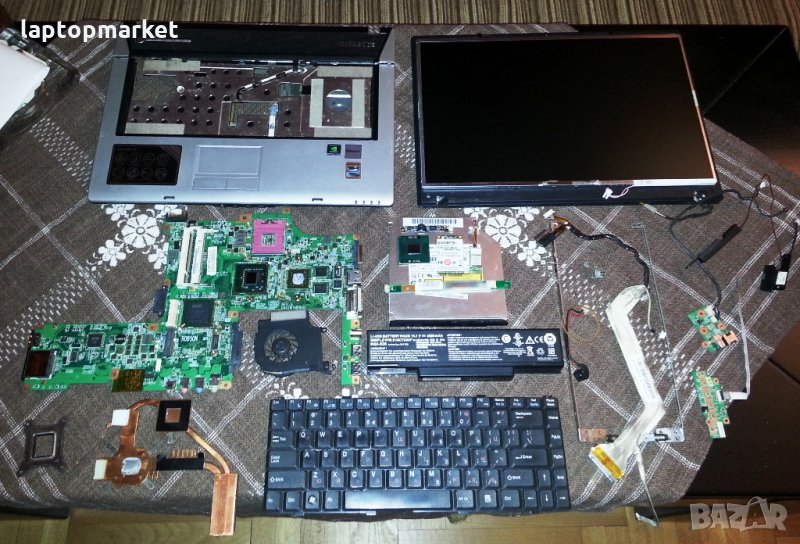 Gigabyte W566N на части, снимка 1