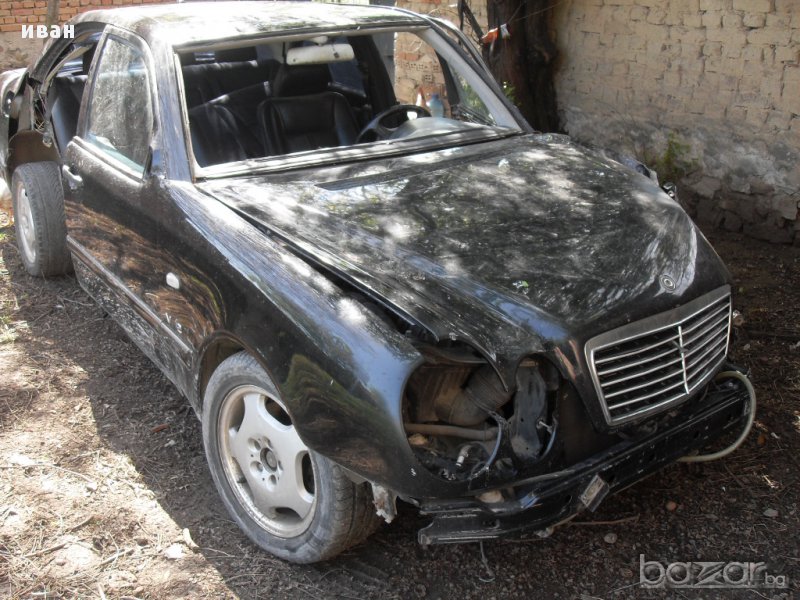 Продавам Мерцедес Е 320 бензин 224 коня,автоматик на части / Mercedes , снимка 1