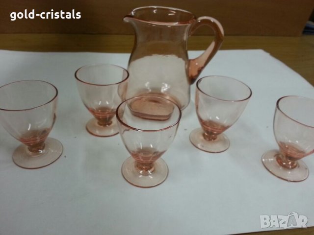 стари стъклени чаши и кана за ракия розово стъкло