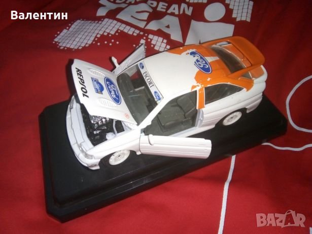 Метална количка Ford Escort - мащаб 1:24 - Burago, снимка 4 - Колекции - 22220917