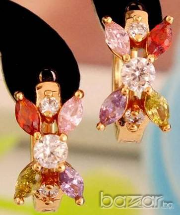 Изящни обеци с разноцветни кристали от 9к попълнено злато 15 лв., снимка 2 - Обеци - 7253830