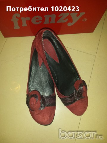 Червени дамски обувки
