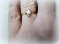 златен пръстен с бяла  перла и 2 бр. цирконии 1.05 грама/№52.5, снимка 5