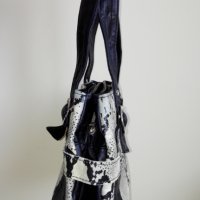 Дамска чанта със змийски принт, снимка 3 - Чанти - 25037975