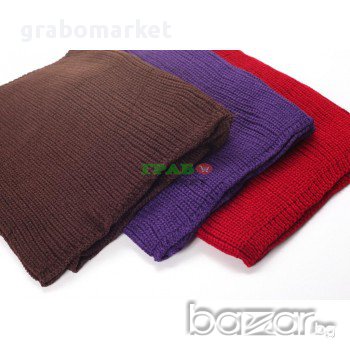 Плетен дамски шал тип бурка, подходящ за студените зимни дни. Ширина - 32см, диаметър - 68см
