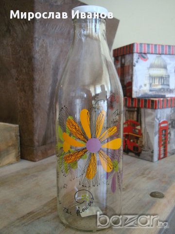 стъклено шише 1 л с цветя, снимка 1