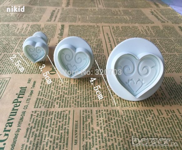 3 бр сърца с орнамент форми с бутало 3D релеф резец за украса декор торта фондан и др