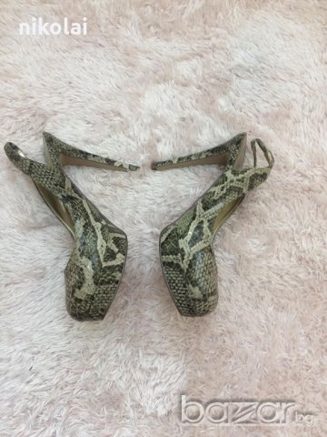 Нови Обувки GUESS 39 номер, снимка 1