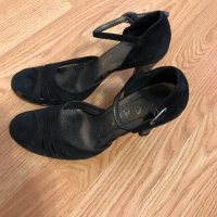 Обувки Gianni, снимка 1 - Дамски обувки на ток - 21974441
