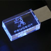 Светеща флашка с лого Пежо, снимка 2 - Аксесоари и консумативи - 22337117